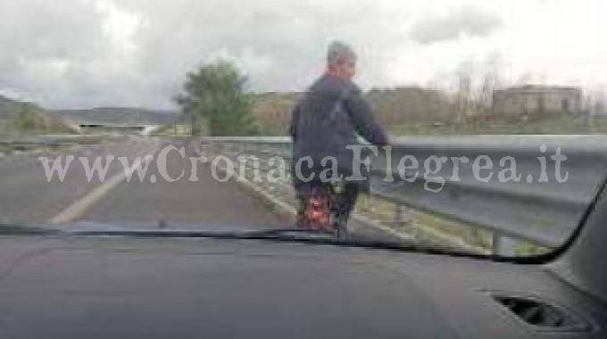 80enne in bicicletta salvato sull’Autostrada