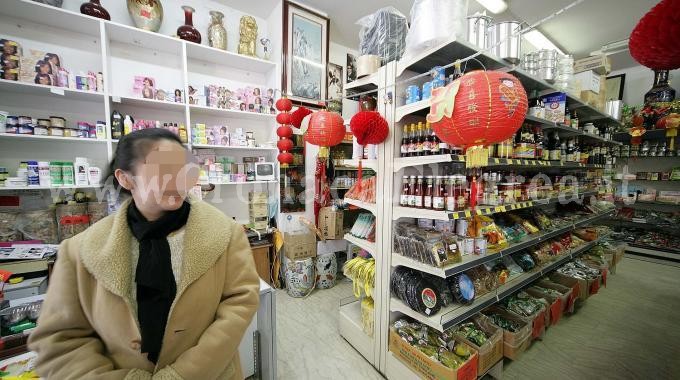 QUARTO/ Rubano al negozio “cinese”, fermati e picchiati dalla proprietaria