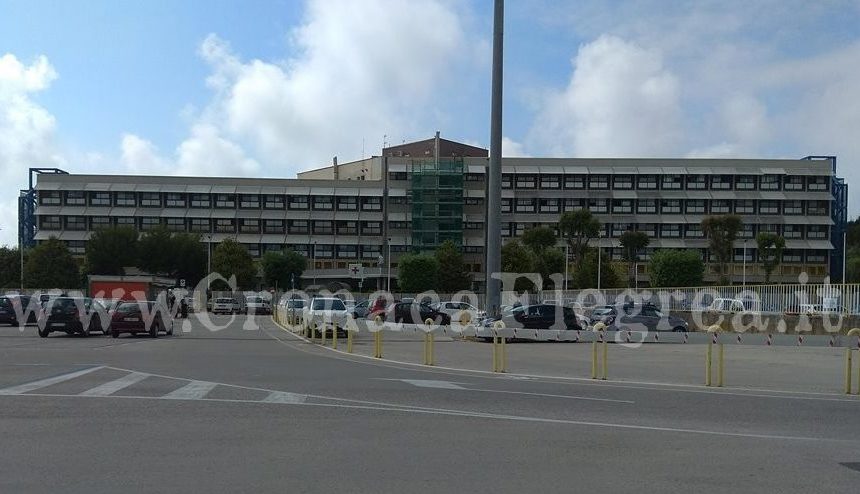 Shock a Pozzuoli: anziano entra nel parcheggio dell’ospedale e si spara