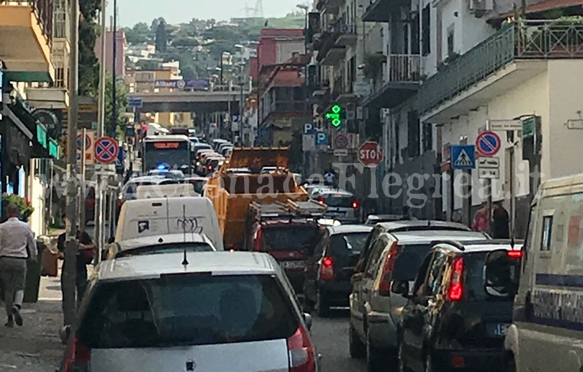 POZZUOLI/ Traffico in tilt da giorni: la soluzione solo nel fine settimana