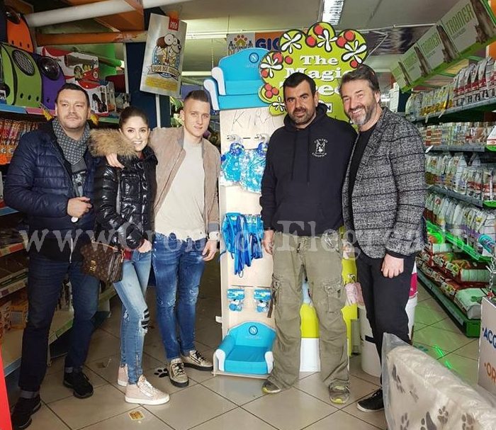 CURIOSITA’/ Zielinski e la sua compagna a Pozzuoli al “Supermercato di Kira”