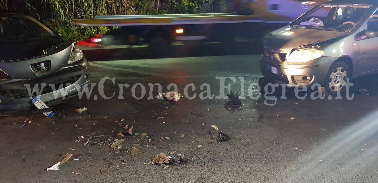 POZZUOLI/ Incidente frontale a Monterusciello: due feriti – LE FOTO