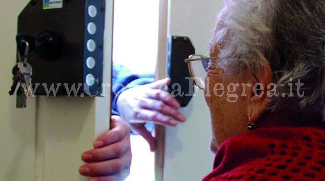 QUARTO/ Anziani truffati in casa da finto corriere: un “pacco” da 2500 euro