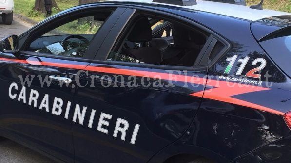 15enne cade in mare: carabiniere si tuffa e la salva