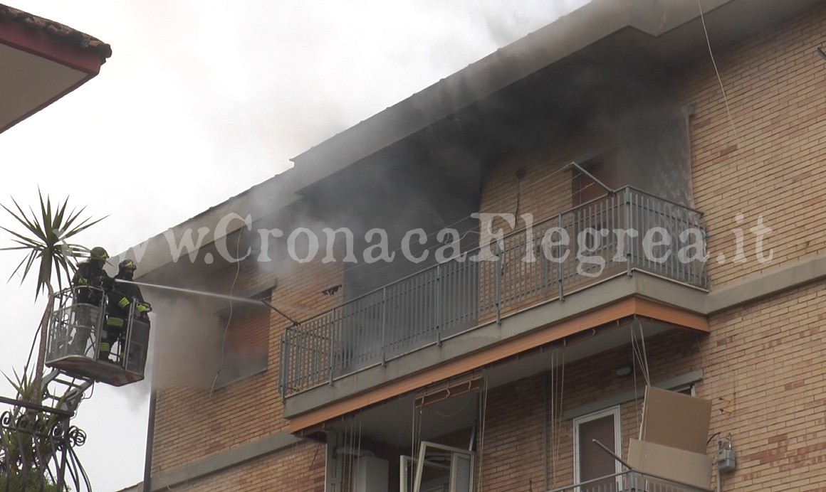 QUARTO/ Incendio in un’ abitazione al terzo piano: nessun ferito e danni lievi