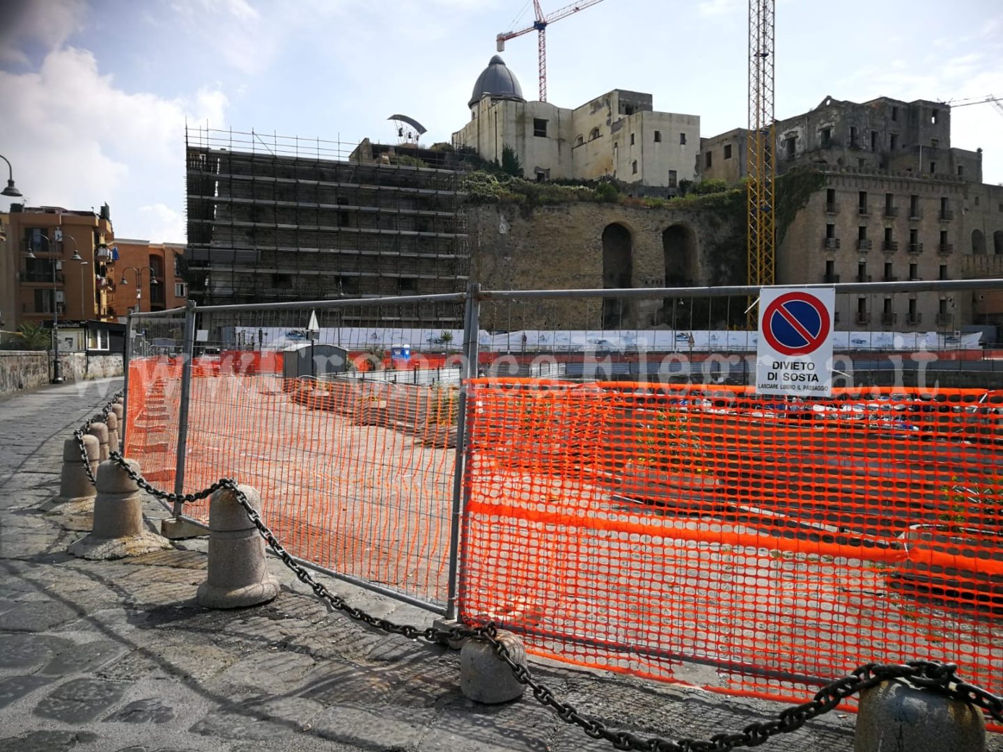 POZZUOLI/ Via alla riqualificazione della Darsena, transennata l’area