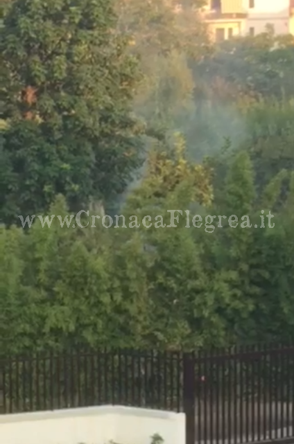 QUARTO/ Brucia via Kennedy, centralino dei vigili del fuoco preso d’assalto