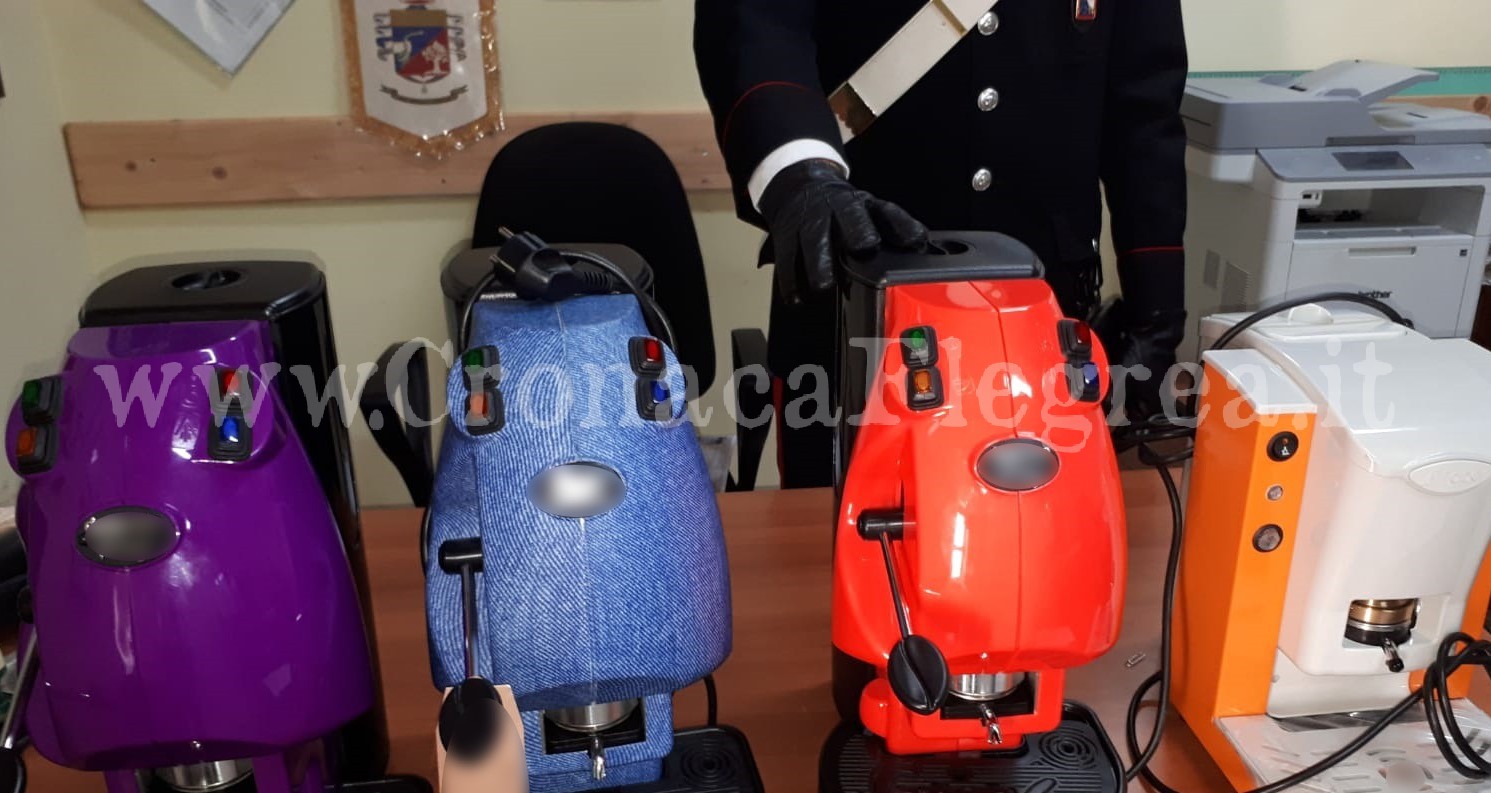 Commerciante derubato trova la sua merce in vendita online: fissa un incontro e chiama i carabinieri