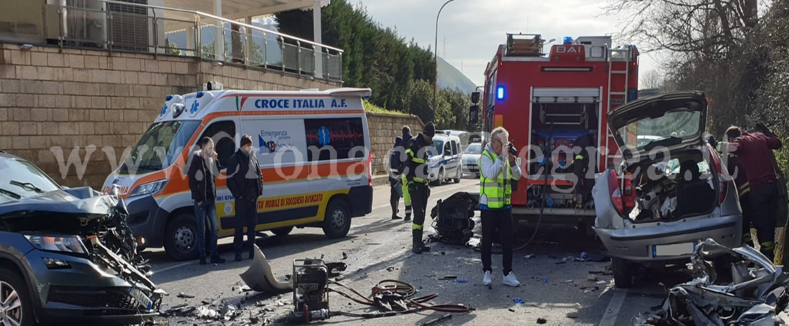 Schianto mortale a Pozzuoli: un morto e diversi feriti – LE FOTO