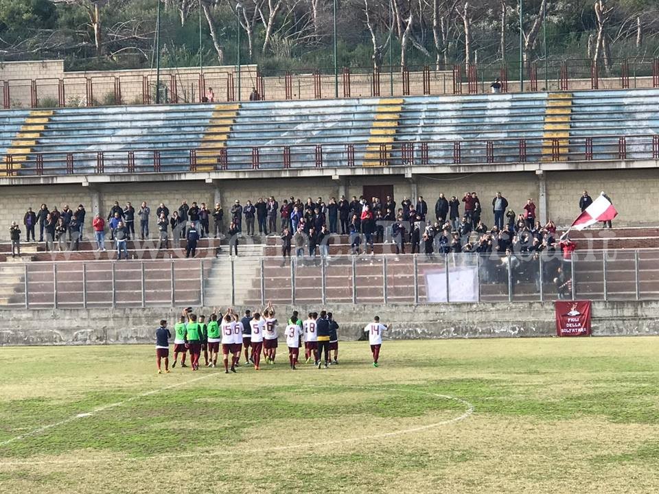 CALCIO/ E’ tornata la Puteolana, esordio ok per la nuova società: 1-0 all’Ottaviano e festa sugli spalti