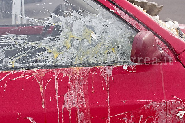 Carnevale a Monte di Procida, il sindaco vieta la vendita di uova e farina