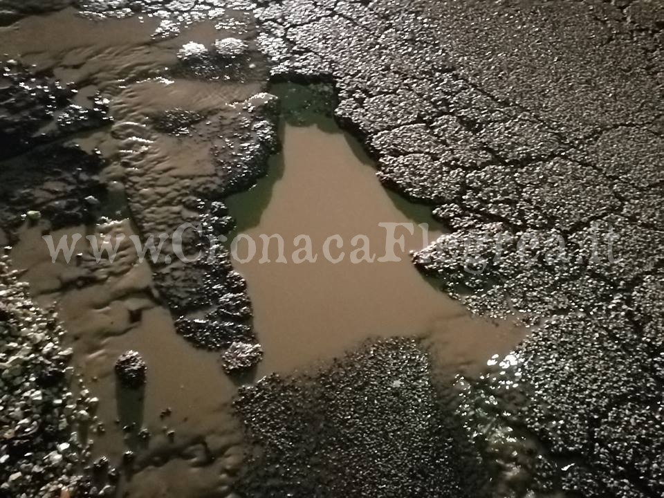 BACOLI/ Il maltempo mette in ginocchio le strade: è allarme buche