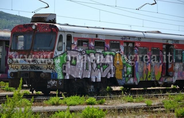 QUARTO/ Lancio di pietre contro un treno: giovane passeggero ferito ad un occhio