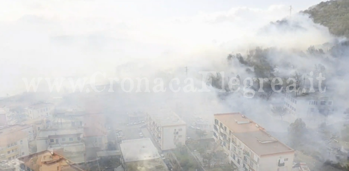 POZZUOLI/ L’incendio all’Oasi Montenuovo ripreso dal drone – IL VIDEO