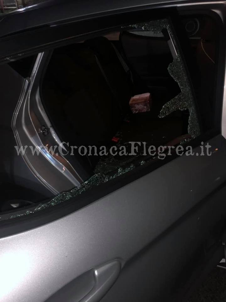 Strage di auto a Licola: distrutti i finestrini di cinque macchine