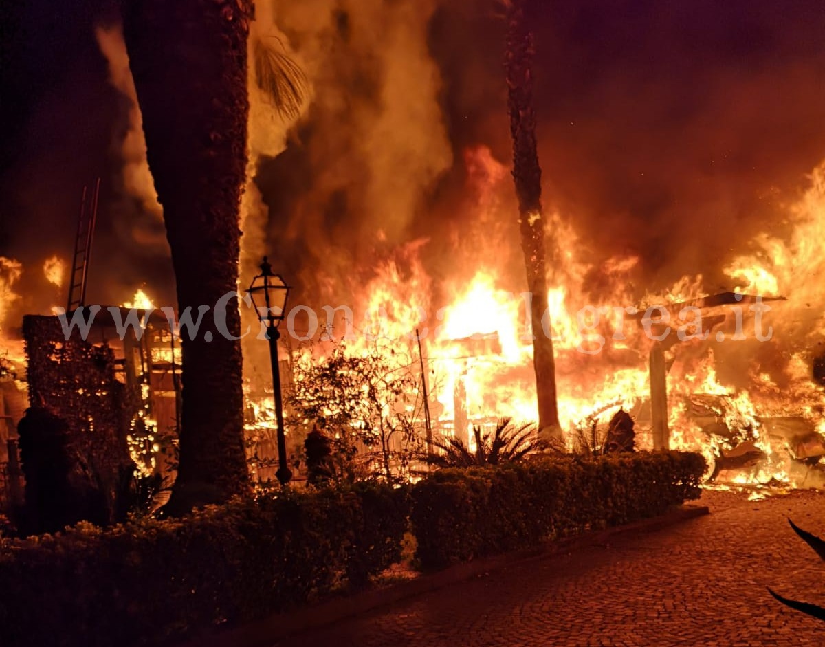 QUARTO/ Incendio nella notte in pieno centro: è strage di animali
