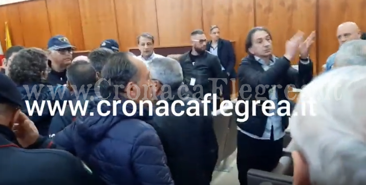 POZZUOLI/ Il video della protesta degli LSU durante il Consiglio comunale
