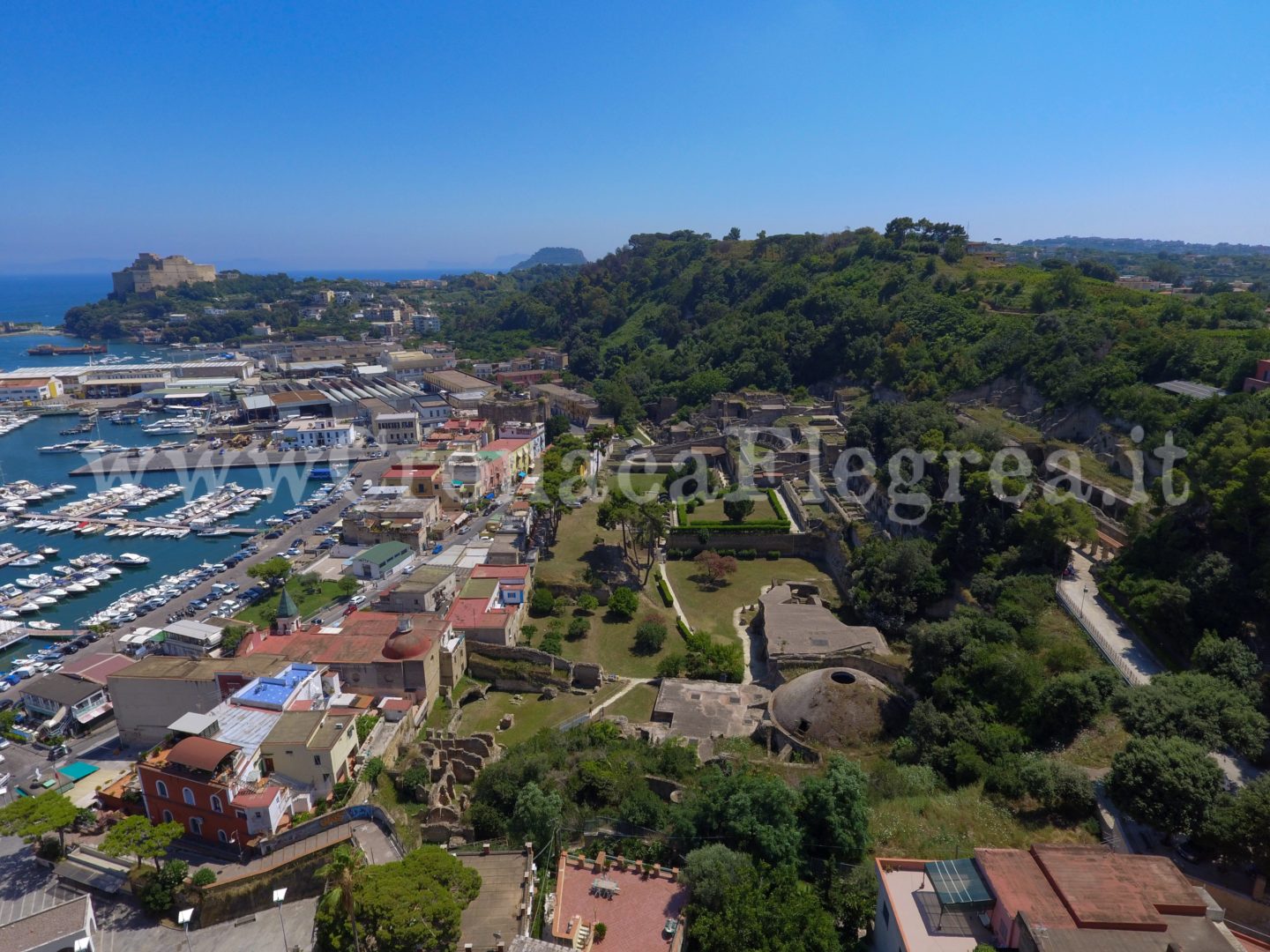 BACOLI/ Una giornata alla scoperta delle Terme Romane di Baia con gli studenti del liceo Seneca