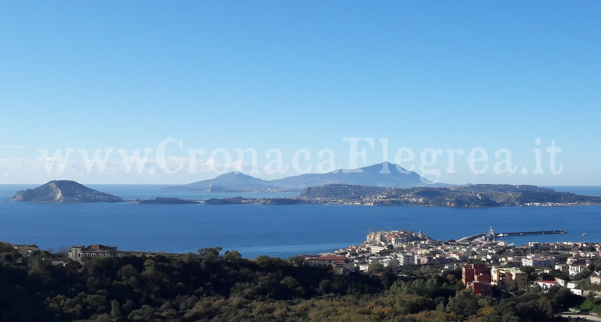 Turismo nei Campi Flegrei: a Pozzuoli la tavola rotonda tra Regione, Università, sindaci e operatori turistici