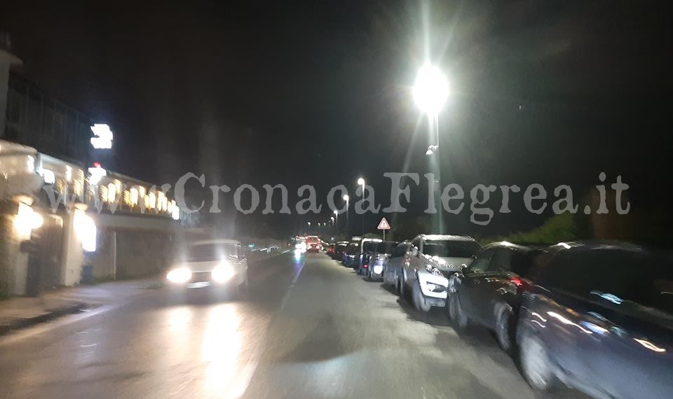 ULTIM’ORA/ Travolti mentre attraversano la strada: 2 feriti in via Campi Flegrei