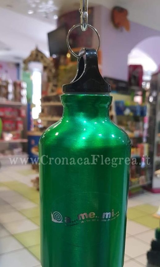 POZZUOLI/ Una borraccia in cambio di una bottiglia di plastica: l’iniziativa a tutela del mare