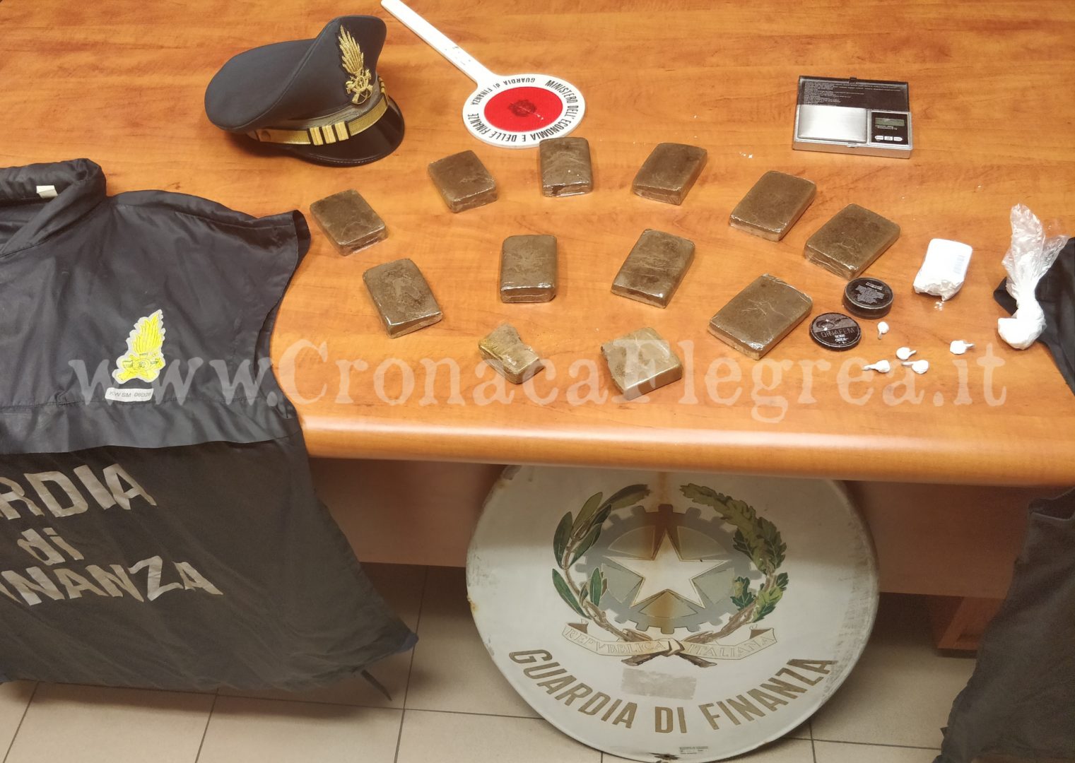 POZZUOLI/ Blitz a Licola: droga nascosta negli pneumatici, arrestato un 48enne