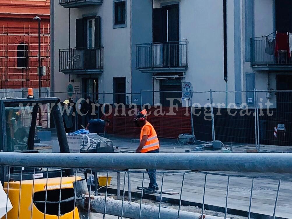 POZZUOLI/ Operai a «rischio» nel cantiere del Comune