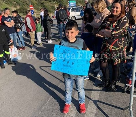 POZZUOLI/ Dopo la contestazione baby tifoso porta a Callejon un messaggio di affetto