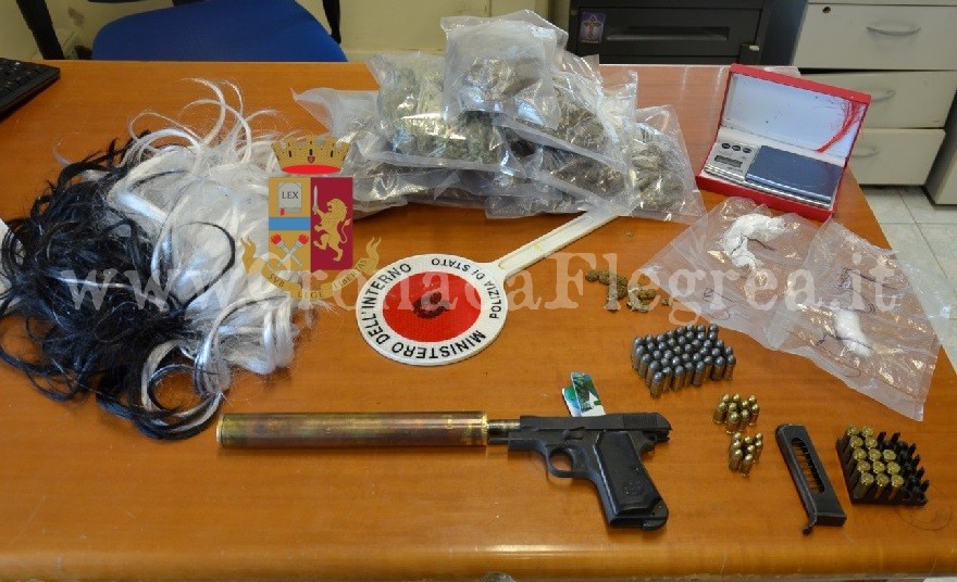 IL BLITZ/ Polizia blocca 14enne e trova pistola e munizioni