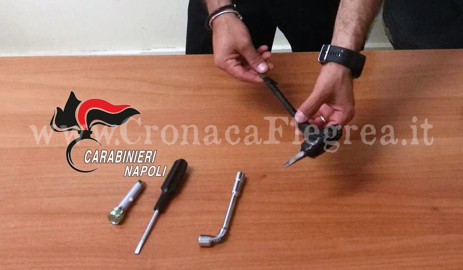 POZZUOLI/ Rubano una Fiat 500 in via Solfatara: presi dai carabinieri