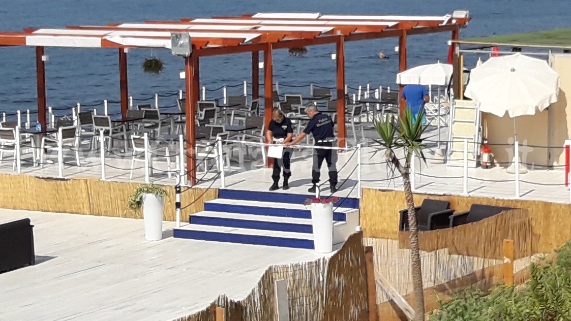 POZZUOLI/ Sequestrato il lido “Riviera Beach” di via Napoli – LE FOTO