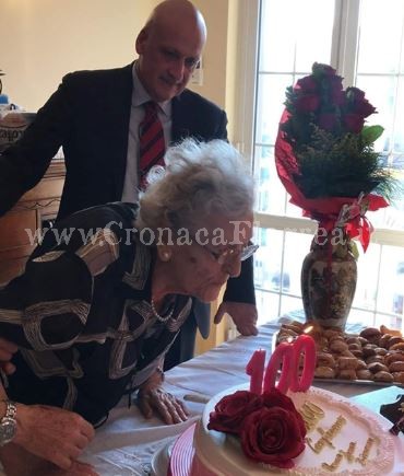 Pozzuoli festeggia i cento anni di nonna Filomena – LE FOTO