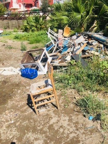 LA VERGOGNA/ Cimitero di barche a via Napoli – LE FOTO