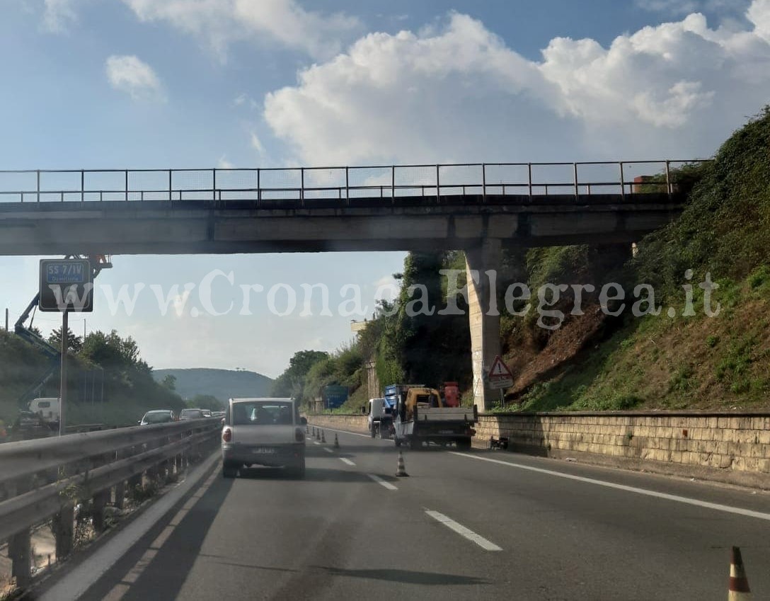 FOTONOTIZIA/ Lavori, traffico in tilt sulla Variante tra Monterusciello e Pozzuoli