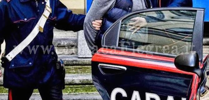 Ai domiciliari con la droga: 49enne arrestato a Varcaturo