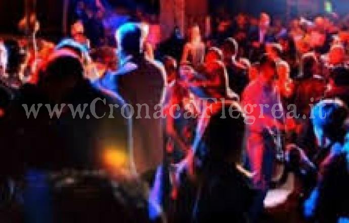 Risse e aggressioni: chiusa per 90 giorni una discoteca a Bagnoli