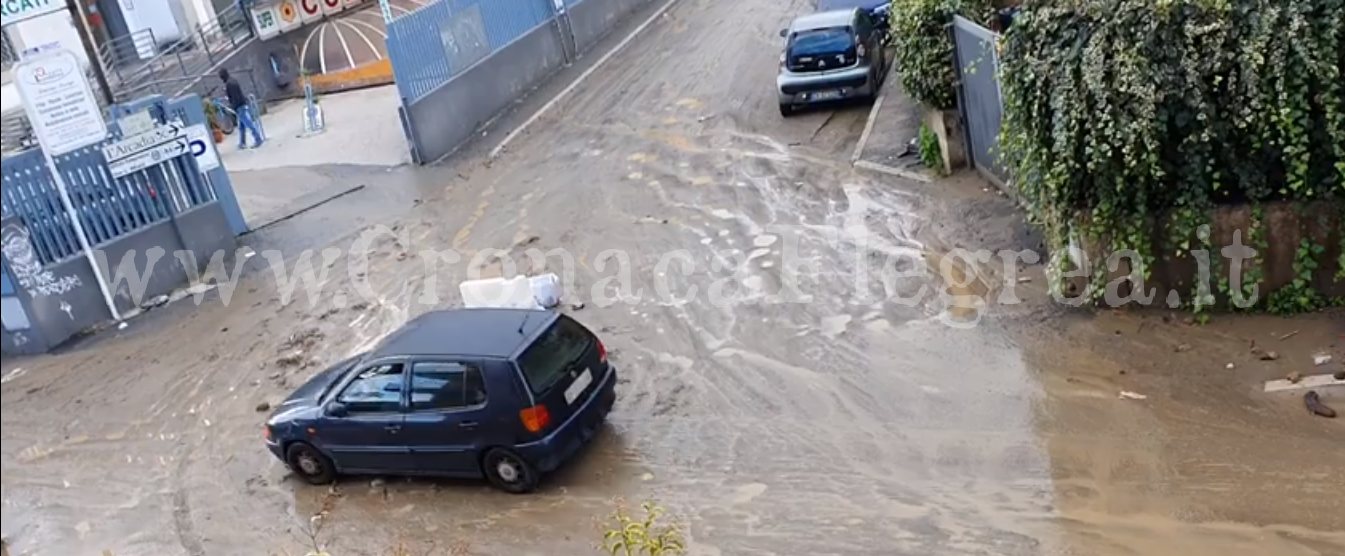 Maltempo a Quarto, acqua e fiumi di fango invadono via Cuccaro e via Santa Maria