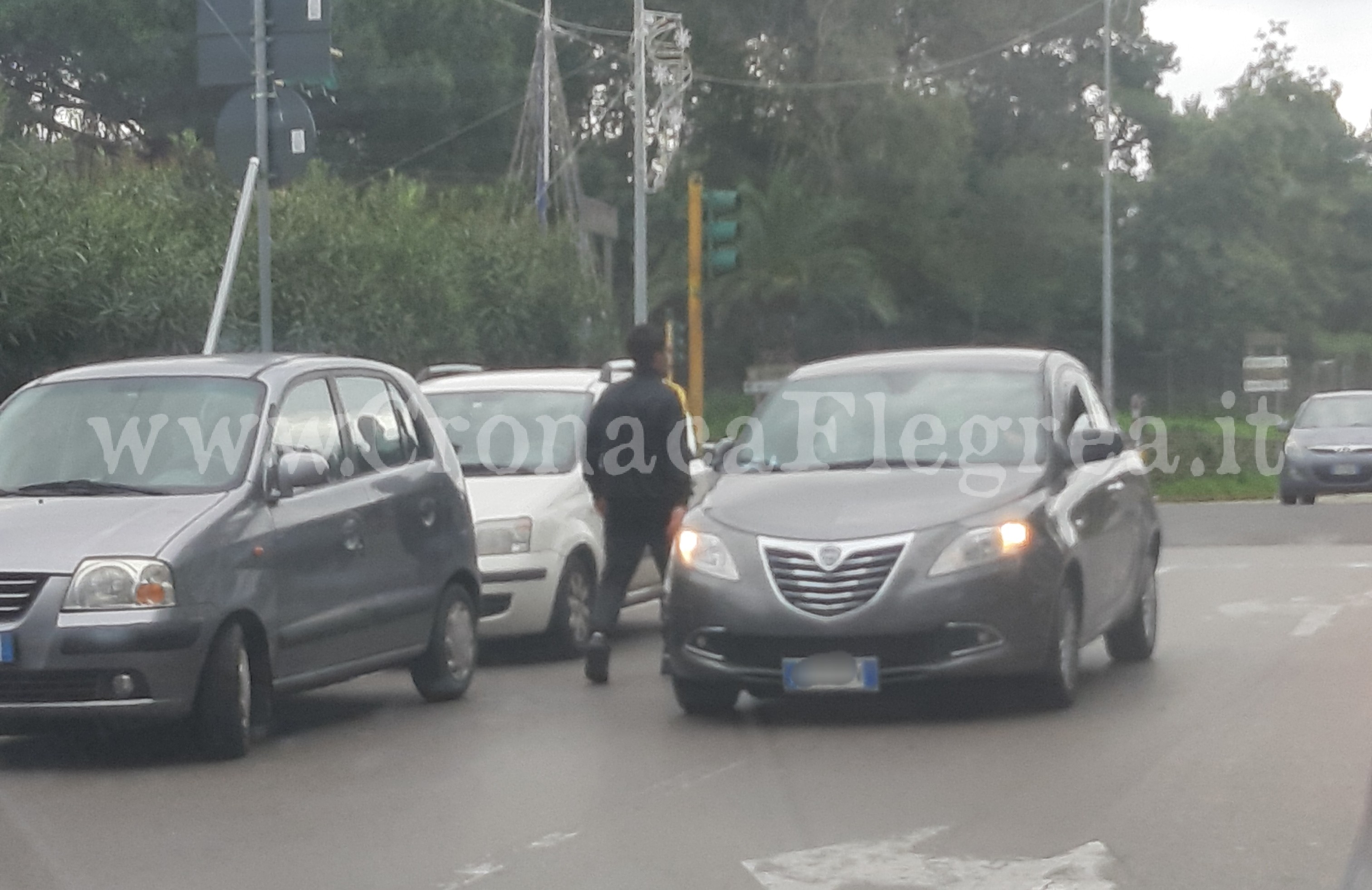 Parcheggiatori abusivi col reddito di cittadinanza: sanzioni e denunce dei Carabinieri