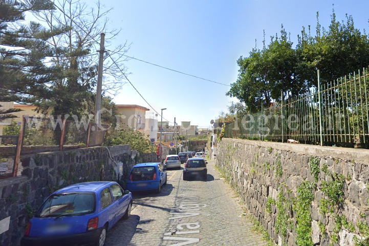 POZZUOLI/ Caos e traffico intenso, scatta il divieto di transito su via Vigna