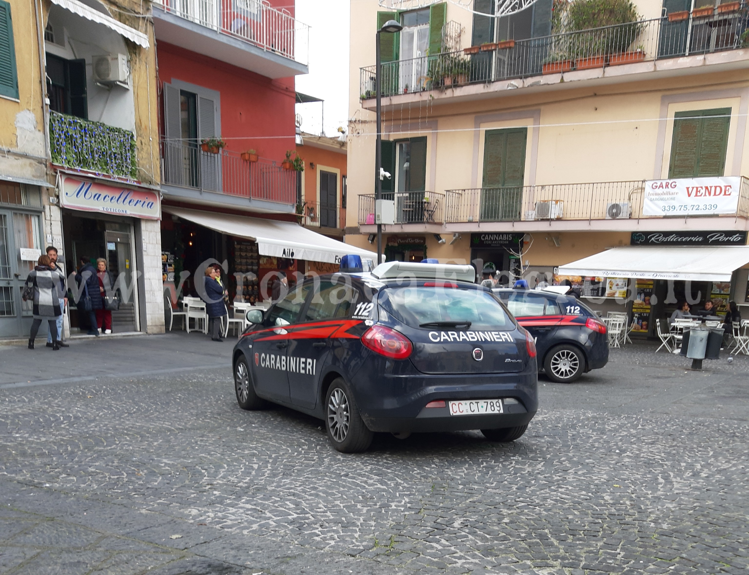 POZZUOLI/ Droga nelle tasche e a casa: arrestato 25enne