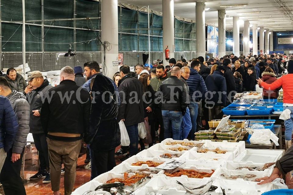 Al via la lunga notte al mercato del pesce di Pozzuoli. L’invito del sindaco: «Venite da noi»