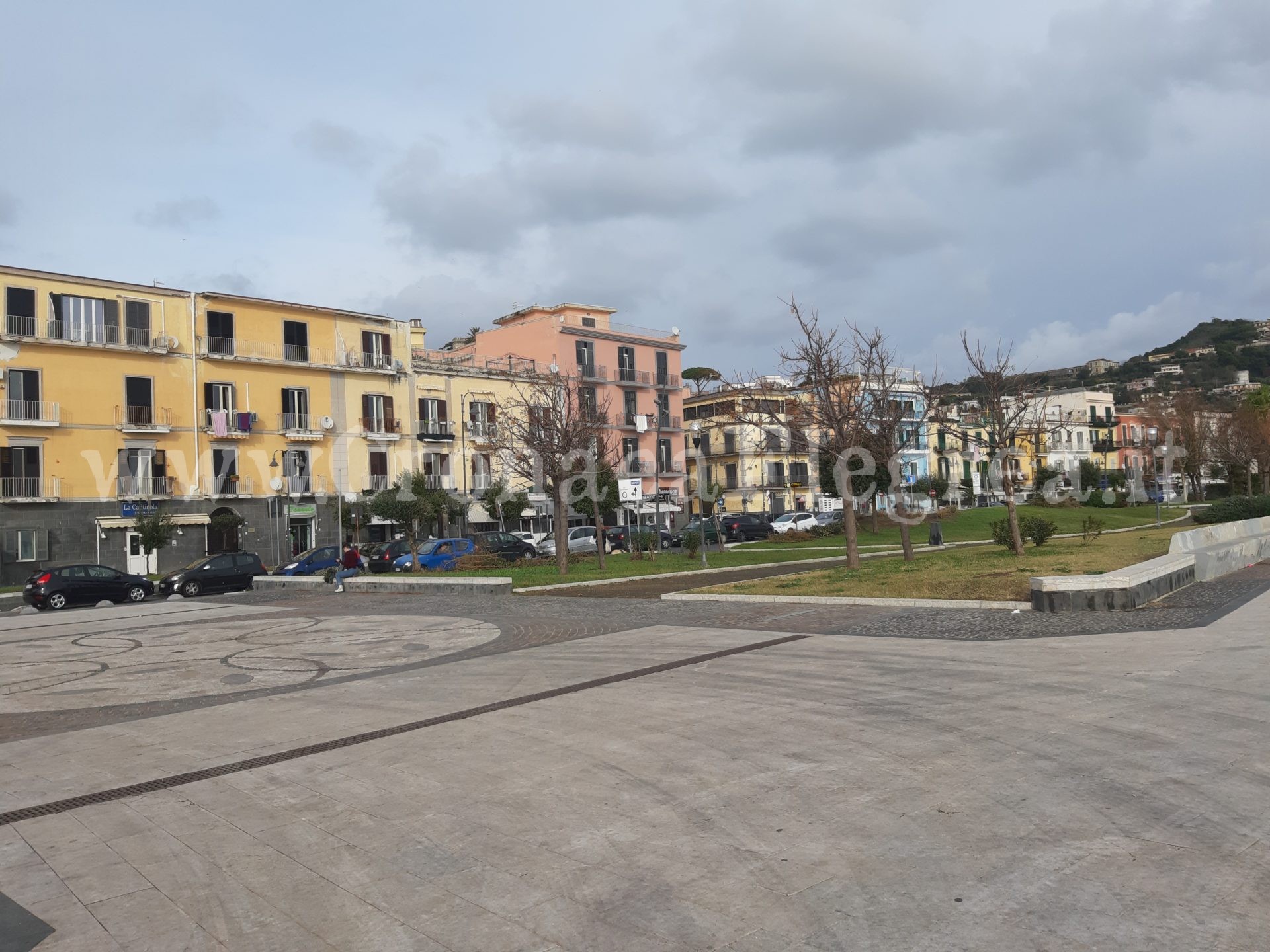 I LETTORI SEGNALANO/ «Lungomare di via Napoli e Corso Umberto nel degrado. Nessuno vede?»