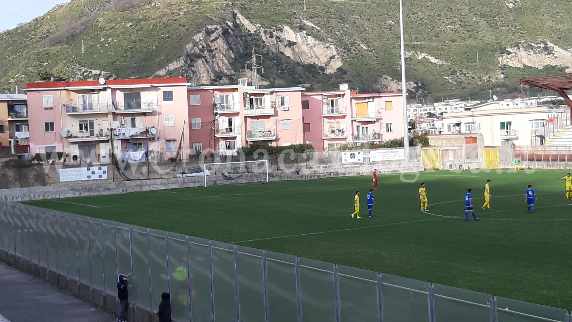 CALCIO/ Un coriaceo Rione Terra ferma la corazzata Ischia e sfiora l’impresa