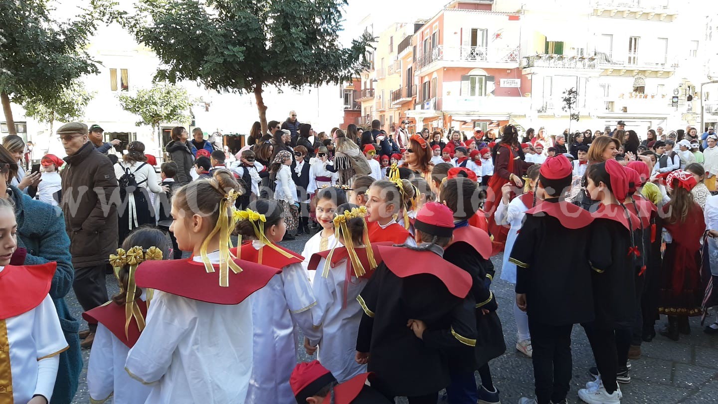 Stop a feste, cortei e manifestazioni per il Carnevale. De Luca chiede ai sindaci di vietare l’accesso alle piazze