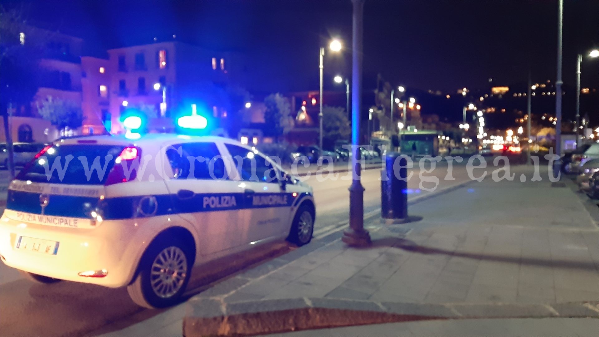 POZZUOLI/ Follia a via Napoli: vigile colpito con una testata in faccia, arrestato aggressore