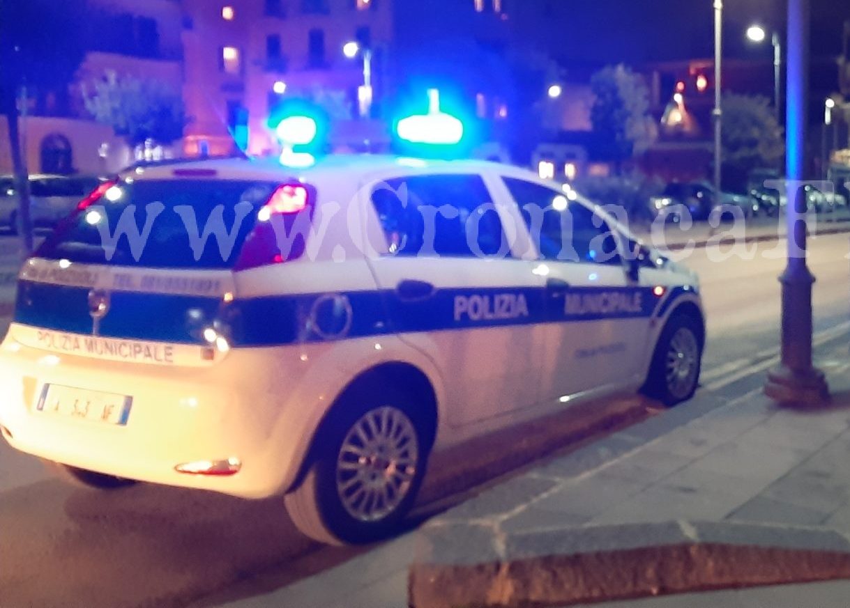 POZZUOLI/ Fermati 4 parcheggiatori abusivi, Daspo per uno ad Arco Felice