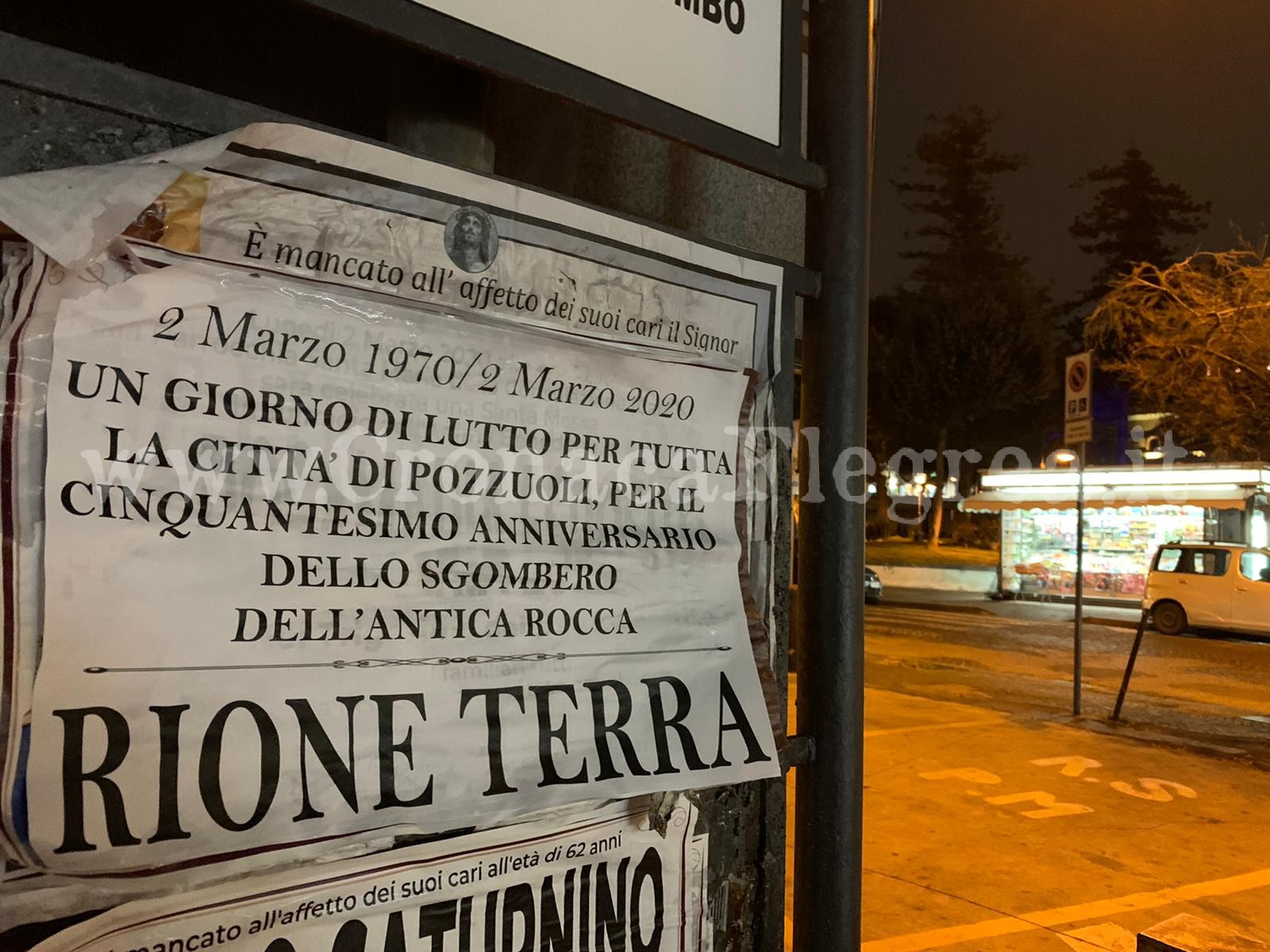 A Pozzuoli manifesti funebri per il Rione Terra a 50 anni dallo sgombero