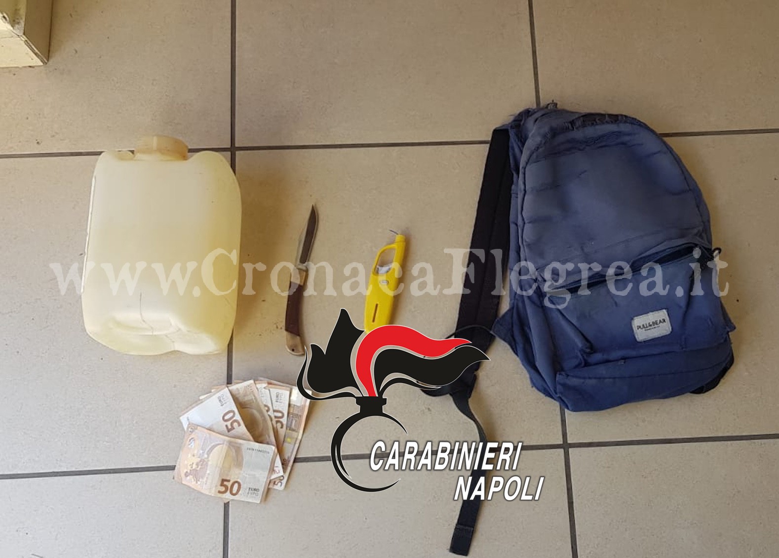 VARCATURO/ Cosparge di benzina un’agenzia e punta un coltello contro segretaria e titolare