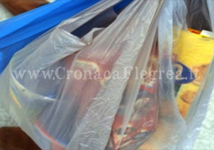 Generi alimentari di prima necessità, oggi la distribuzione ai residenti di Licola e Monterusciello