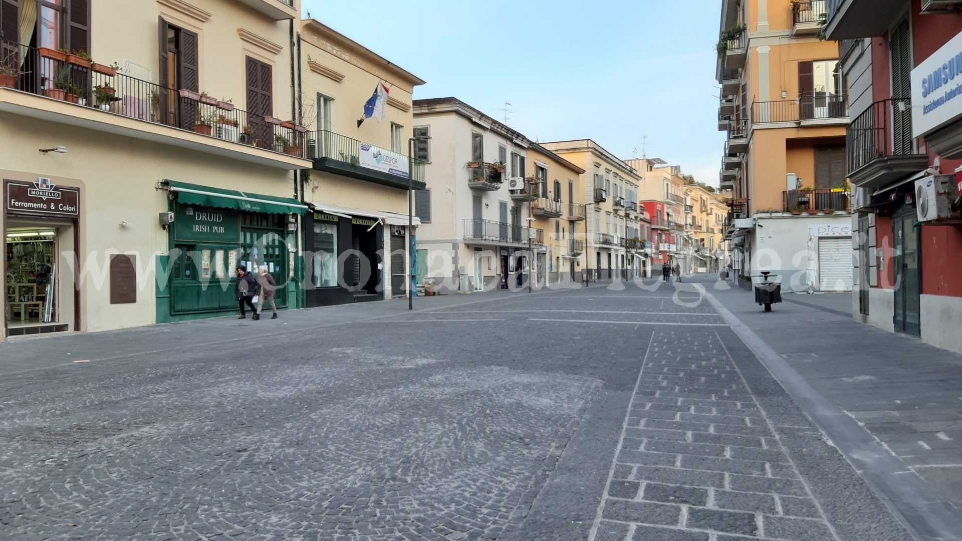 «Io non apro» monta la protesta dei commercianti di Pozzuoli